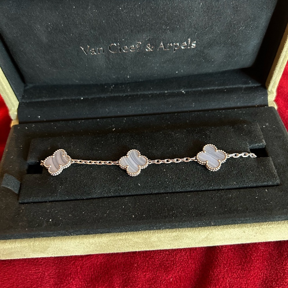 Van Cleef & Arpels calcedony vintage Alhambra Bracelet